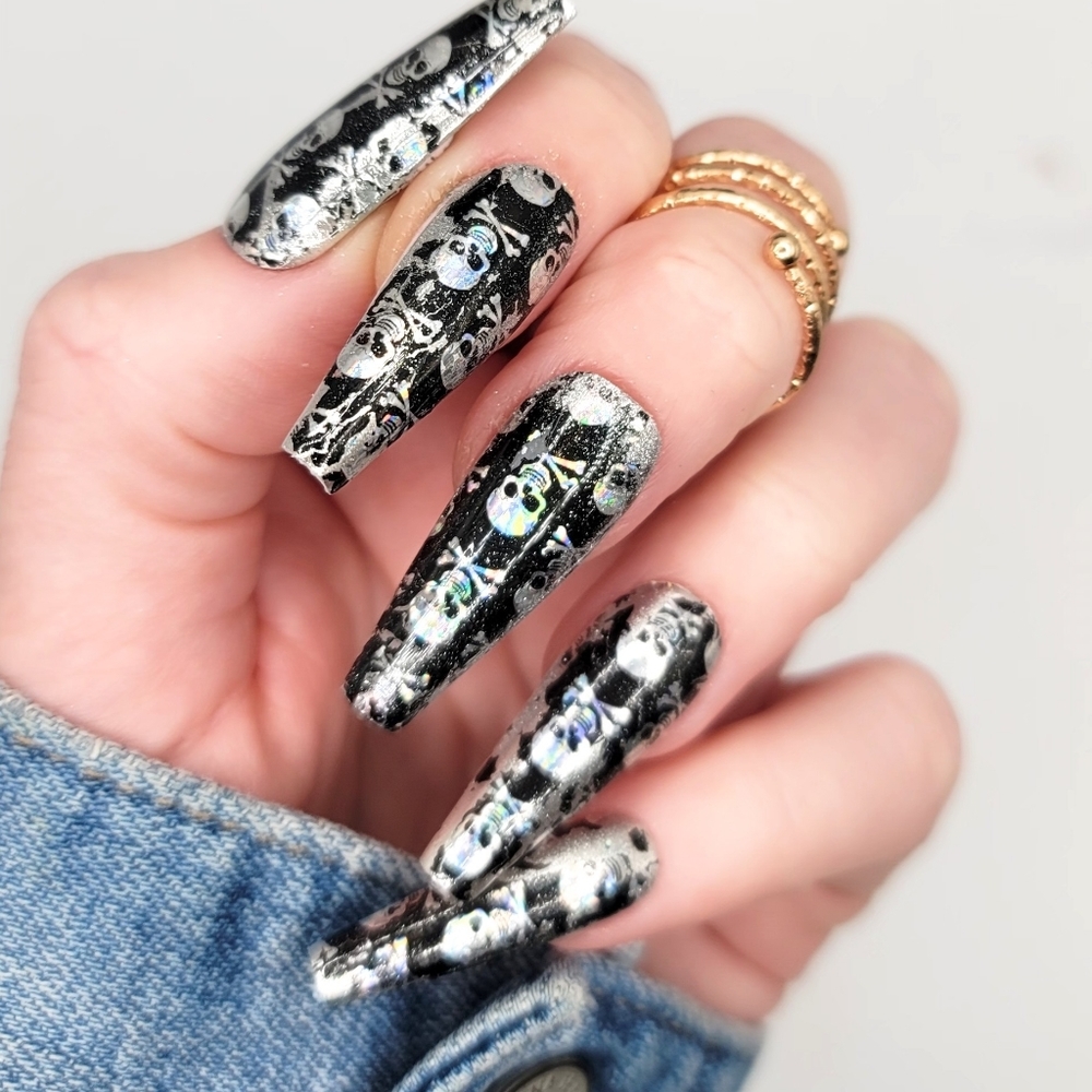 Press on nails